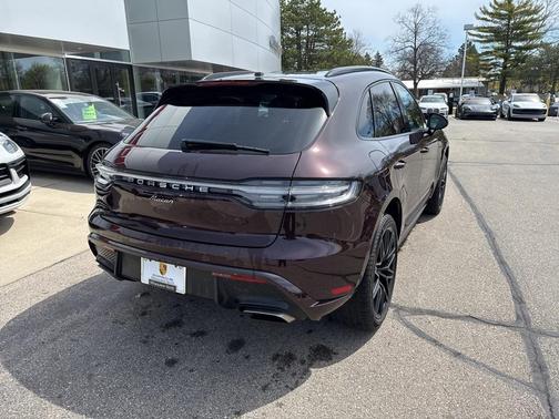 2025 Porsche Macan