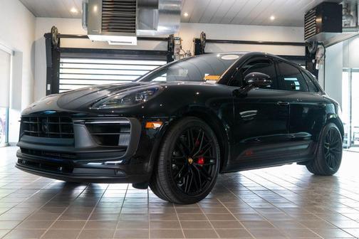Jet Black Metallic 2024 Porsche Macan GTS