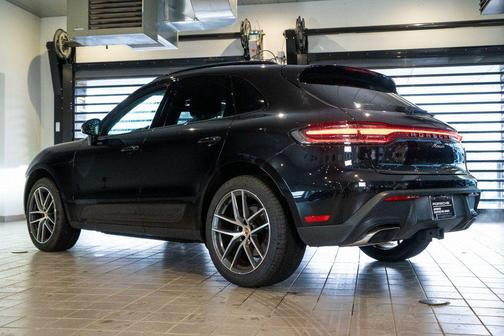 2022 Porsche Macan Base
