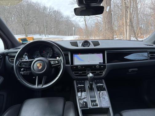 2022 Porsche Macan Base