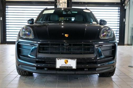 2022 Porsche Macan Base