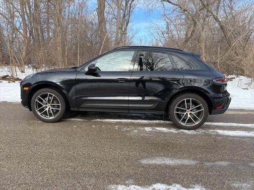 2022 Porsche Macan Base