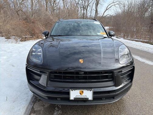 2022 Porsche Macan Base