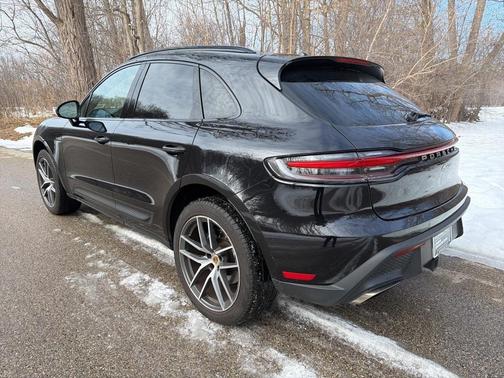 2022 Porsche Macan Base