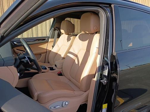 Black 2023 Porsche Macan