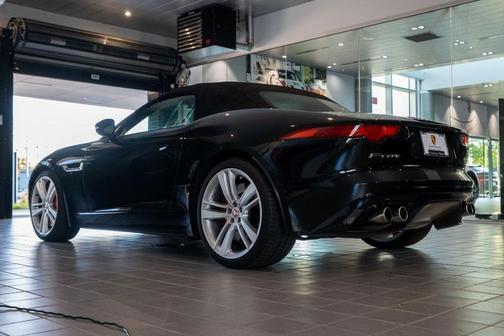 2015 Jaguar F-TYPE V8 S