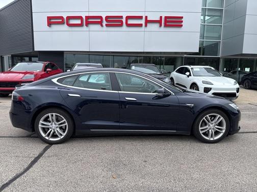 2014 Tesla Model S 