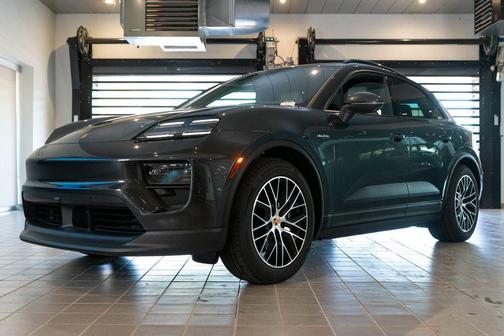Volcano Grey Metallic 2026 Porsche Macan 4