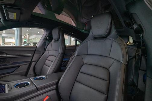 2025 Porsche Taycan 4
