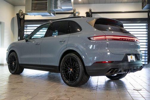 Arctic Grey 2026 Porsche Cayenne Base
