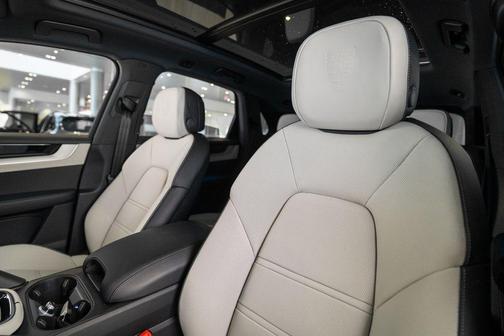 Black Metallic 2026 Porsche Cayenne S