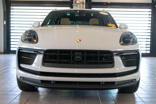 Carrara White Metallic 2023 Porsche Macan S