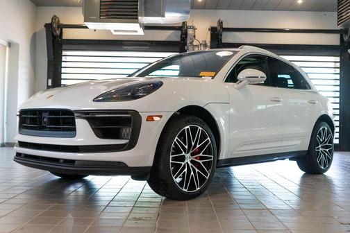 Carrara White Metallic 2023 Porsche Macan S