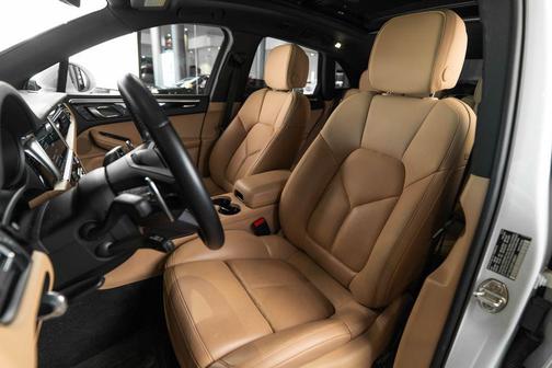 Carrara White Metallic 2023 Porsche Macan S