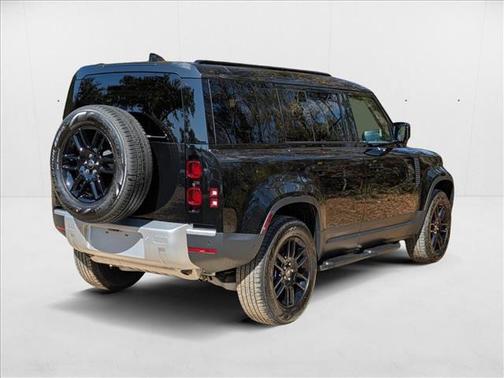 2025 Land Rover Defender 110 P400 S