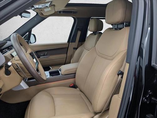 2025 Land Rover Range Rover P400 SE 7 Seat