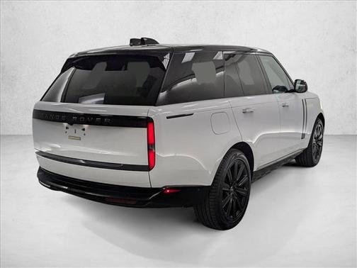 2025 Land Rover Range Rover P550e SE