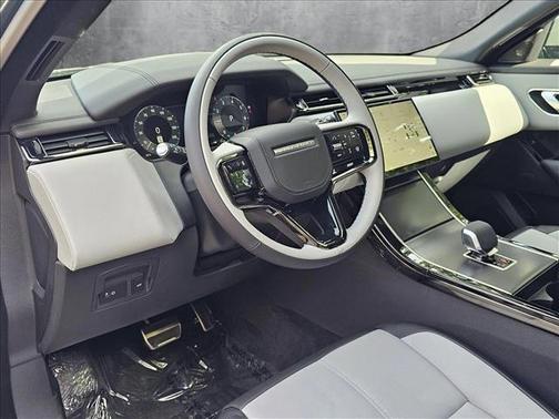 2026 Land Rover Range Rover Velar P250 SE R-Dynamic