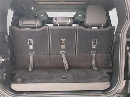 2025 Land Rover Defender 130 P400 X