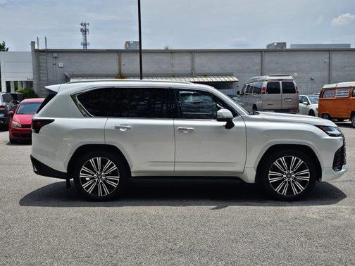 2024 Lexus LX 600 Luxury