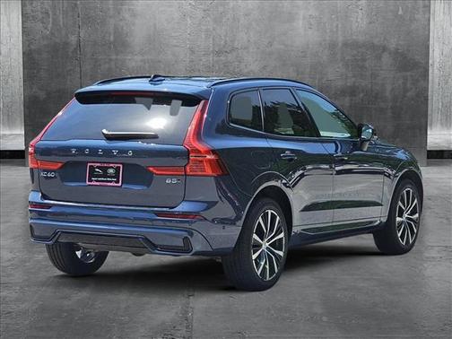 2024 Volvo XC60 B5 Plus Dark Theme