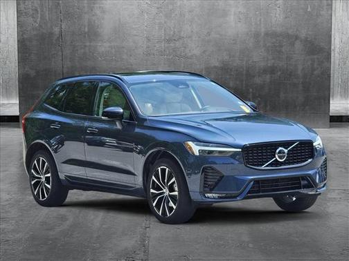 2024 Volvo XC60 B5 Plus Dark Theme