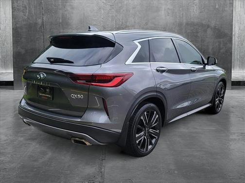 2022 INFINITI QX50 LUXE