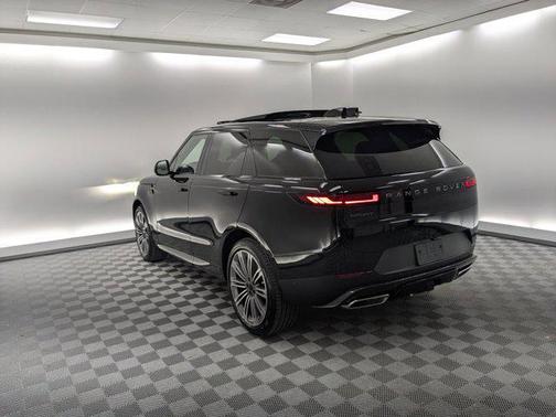 2026 Land Rover Range Rover Sport SE