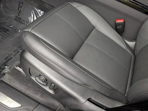 2025 Land Rover Range Rover Velar P250 SE R-Dynamic