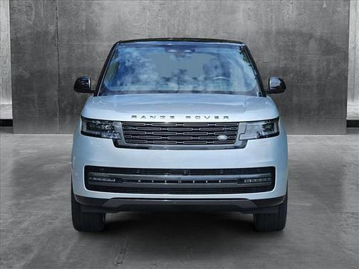 2025 Land Rover Range Rover P530 SE