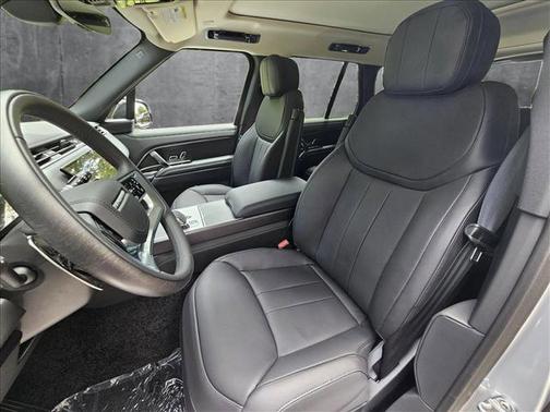 2025 Land Rover Range Rover P530 SE