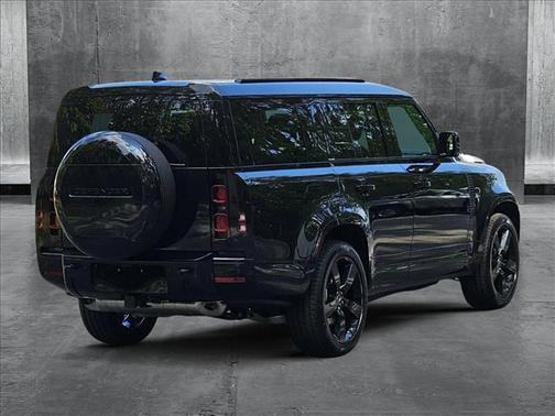 2025 Land Rover Defender 130 P400 X-Dynamic SE