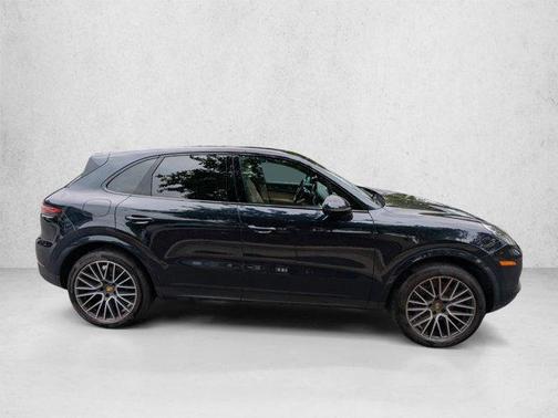 Blue 2021 Porsche Cayenne Cayenne