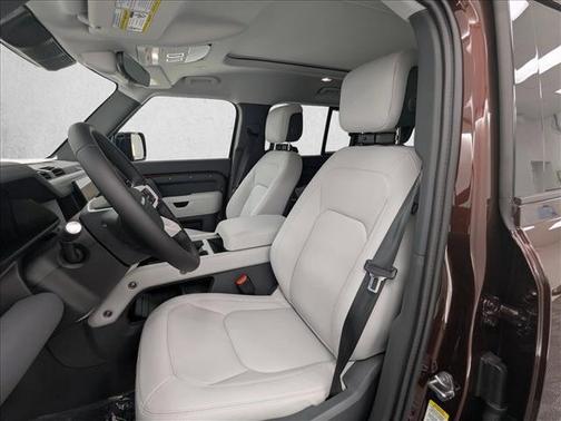 2025 Land Rover Defender 130 P400 S