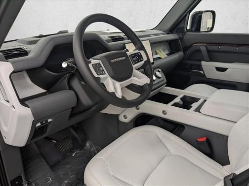 2025 Land Rover Defender 130 P400 S