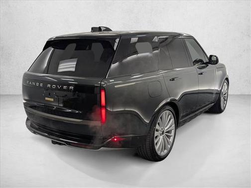 2026 Land Rover Range Rover P530 SE