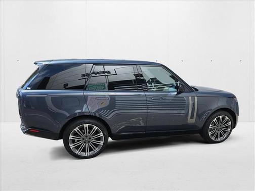 2025 Land Rover Range Rover P400 SE