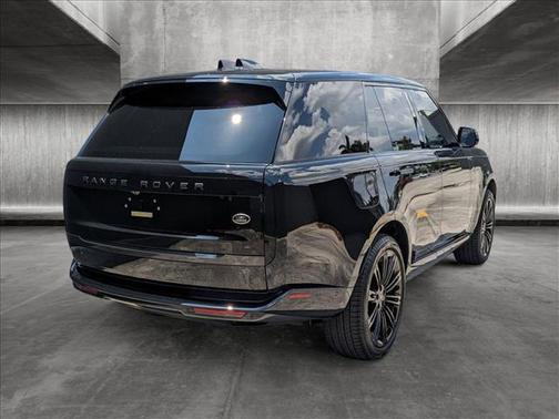 Santorini Black Metallic 2023 Land Rover Range Rover P530 SE