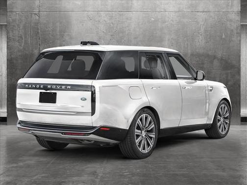 2025 Land Rover Range Rover P530 SE