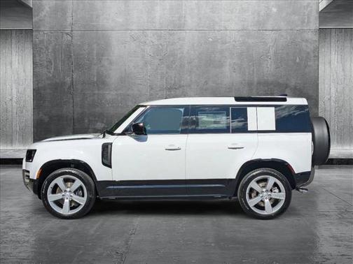 2025 Land Rover Defender X-Dynamic SE