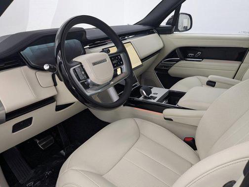 2025 Land Rover Range Rover P530 SE