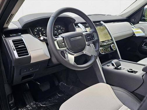 2025 Land Rover Discovery P300 S