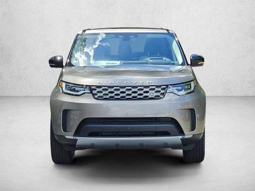 Lantau Bronze Metallic 2025 Land Rover Discovery P300 S
