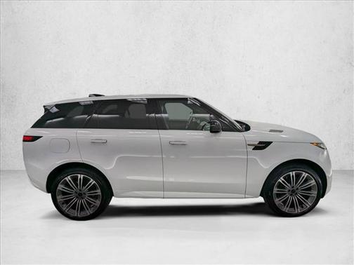 2026 Land Rover Range Rover Sport SE