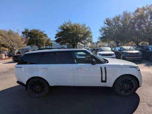 2025 Land Rover Range Rover P400 SE 7 Seat