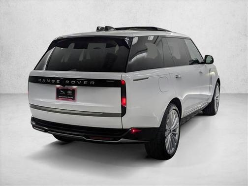 Ostuni Pearl White Premium Metallic 2026 Land Rover Range Rover P400 SE 7 Seat