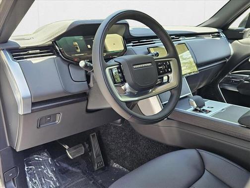 2025 Land Rover Range Rover P400 SE 7 Seat