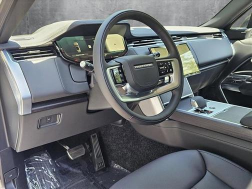 2025 Land Rover Range Rover P400 SE 7 Seat