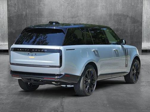 2025 Land Rover Range Rover P400 SE 7 Seat