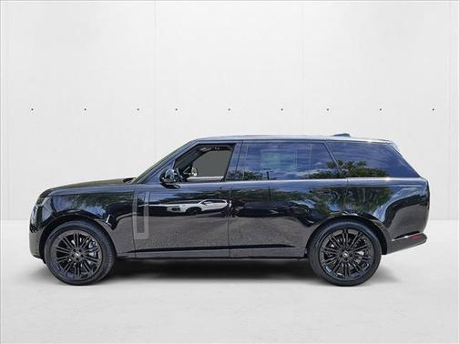 2025 Land Rover Range Rover P400 SE 7 Seat
